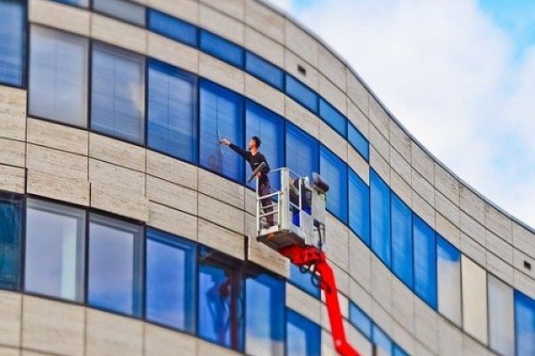 Büoreinigung mit Fensterreinigung in Friedrichshain